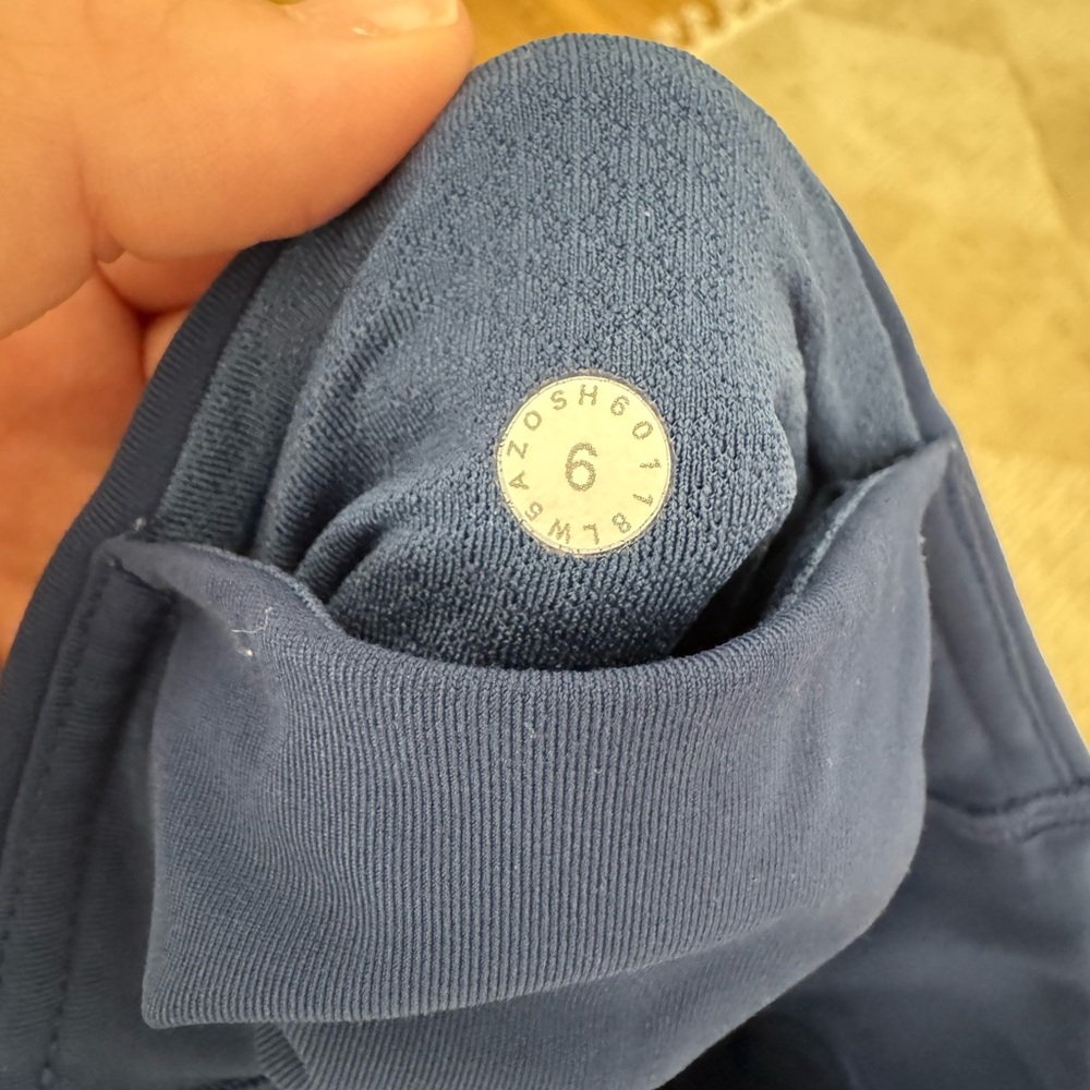 Lululemon Breezy Dot High-rise Legging’s Size 6 - Picture 4 of 4